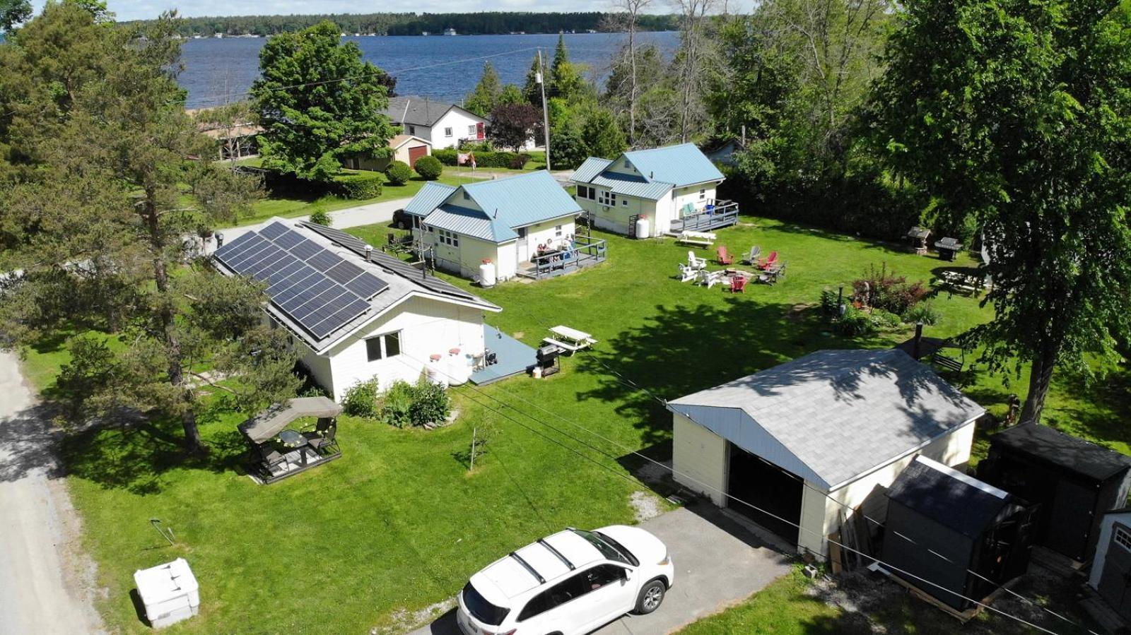 Fun Place With A Sandy Beach For Swimming, Boating, And Fishing, Featuring 3 Available Cabins Fenelon Falls Dış mekan fotoğraf