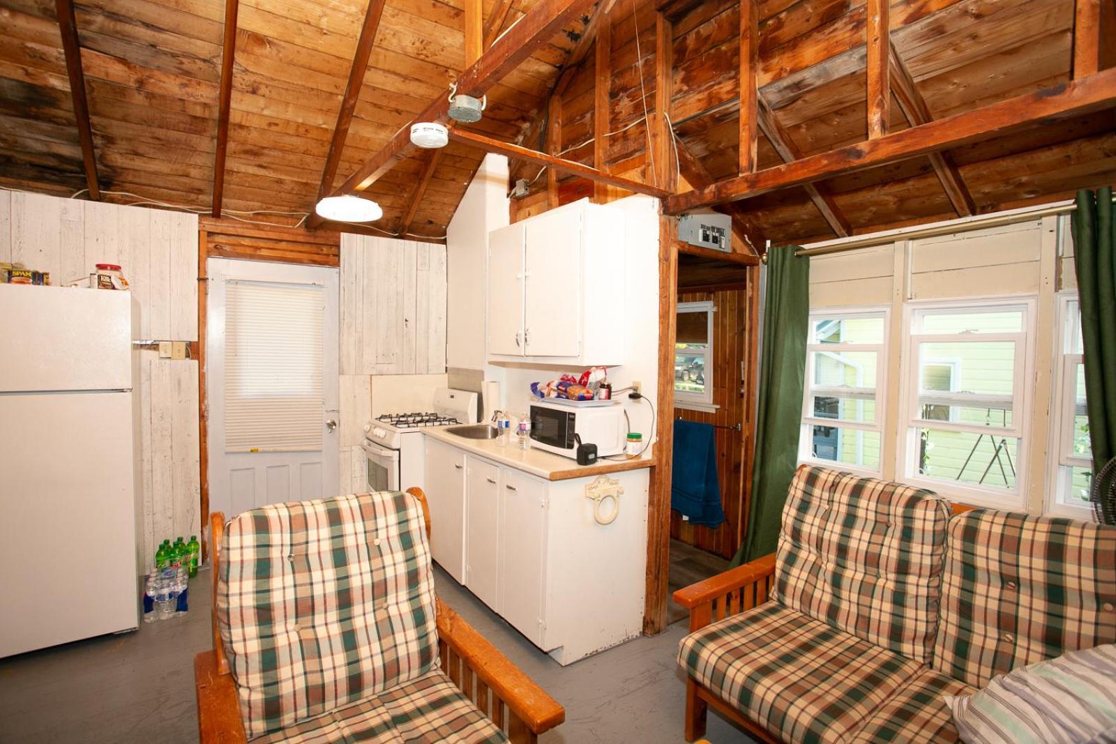 Fun Place With A Sandy Beach For Swimming, Boating, And Fishing, Featuring 3 Available Cabins Fenelon Falls Dış mekan fotoğraf